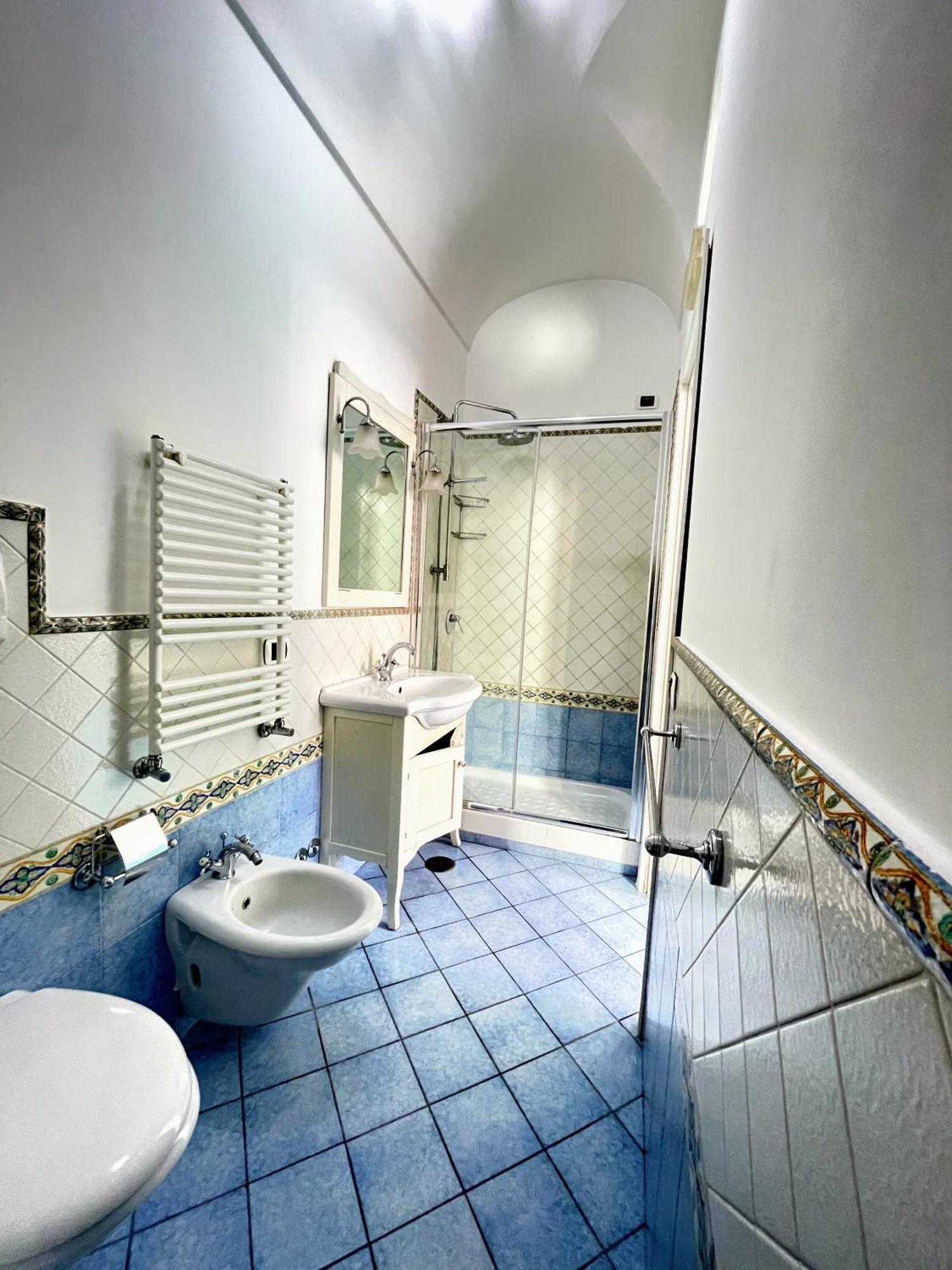 Putechella'S Apartments Maiori Luaran gambar
